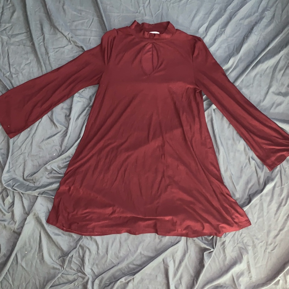 A burgundy long sleeve dress. Size Medium. A Derek Heart design.